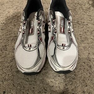 New Balance White and Red Athletic Shoes